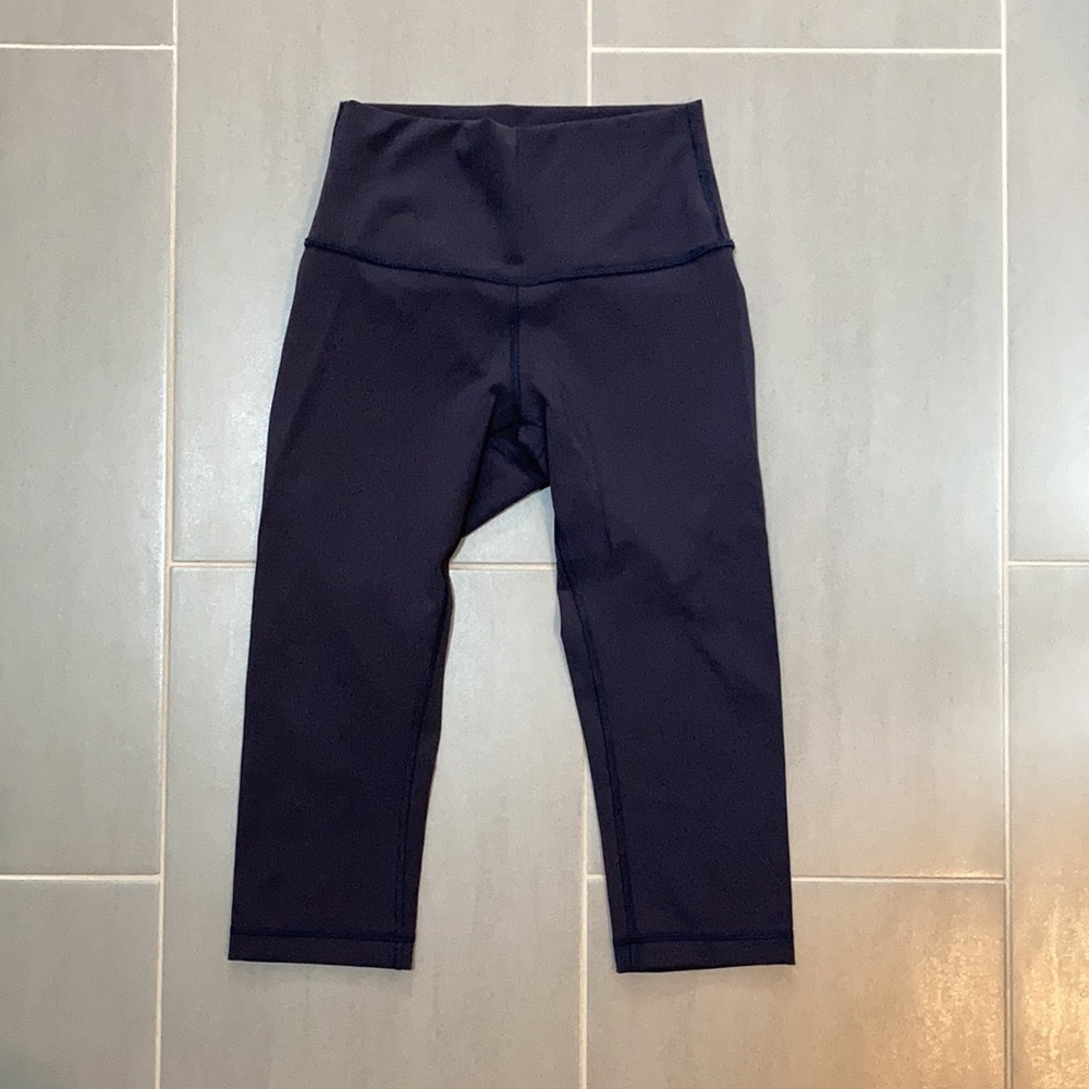 cropped navy lululemon leggings